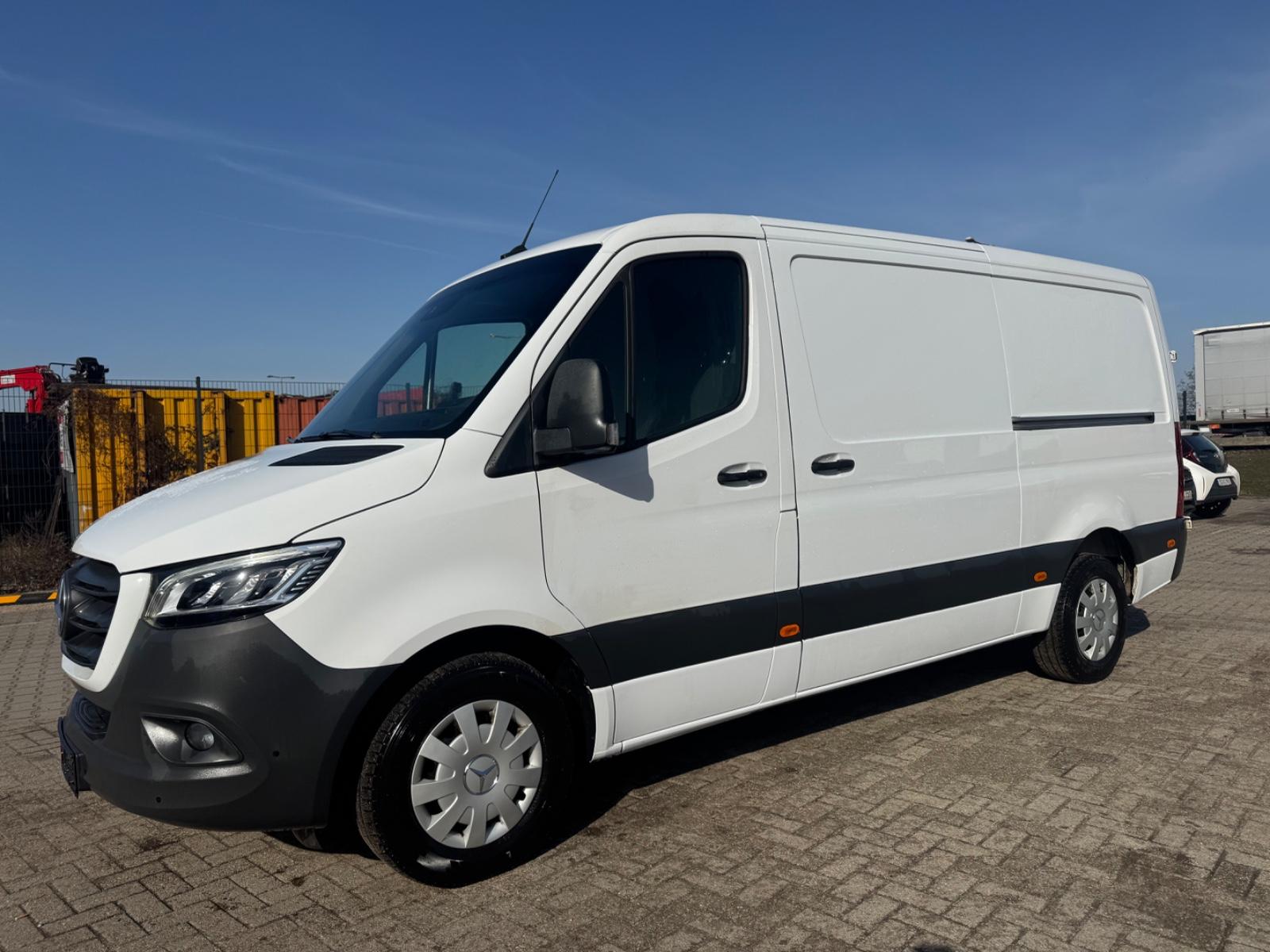 Mercedes-Benz SPRINTER 317 LANG AUTOMATIK DISTRONIC MBUX LED