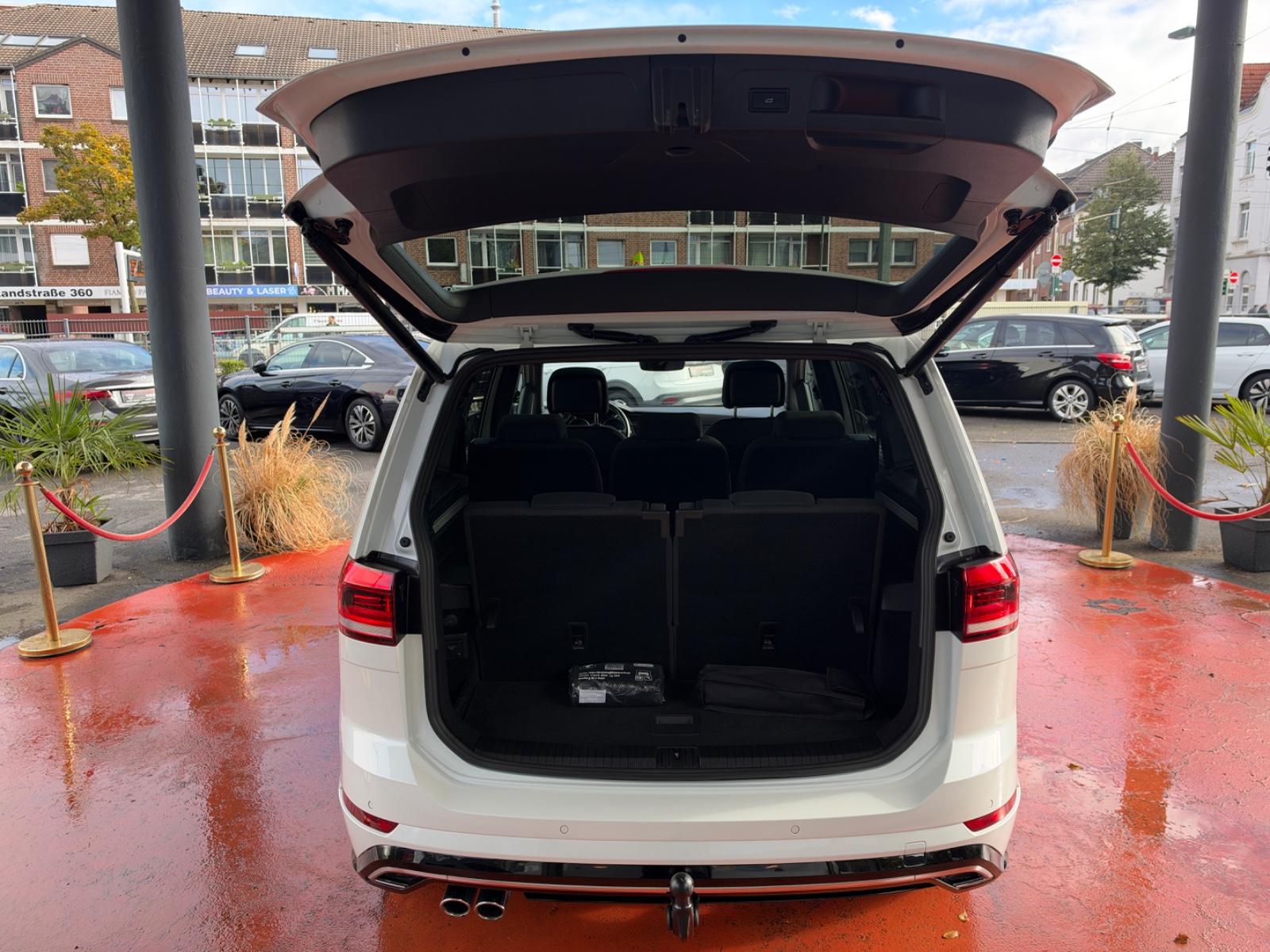 Volkswagen Touran 2.0 TDI, Highline, R-Line-Paket 1. Hand