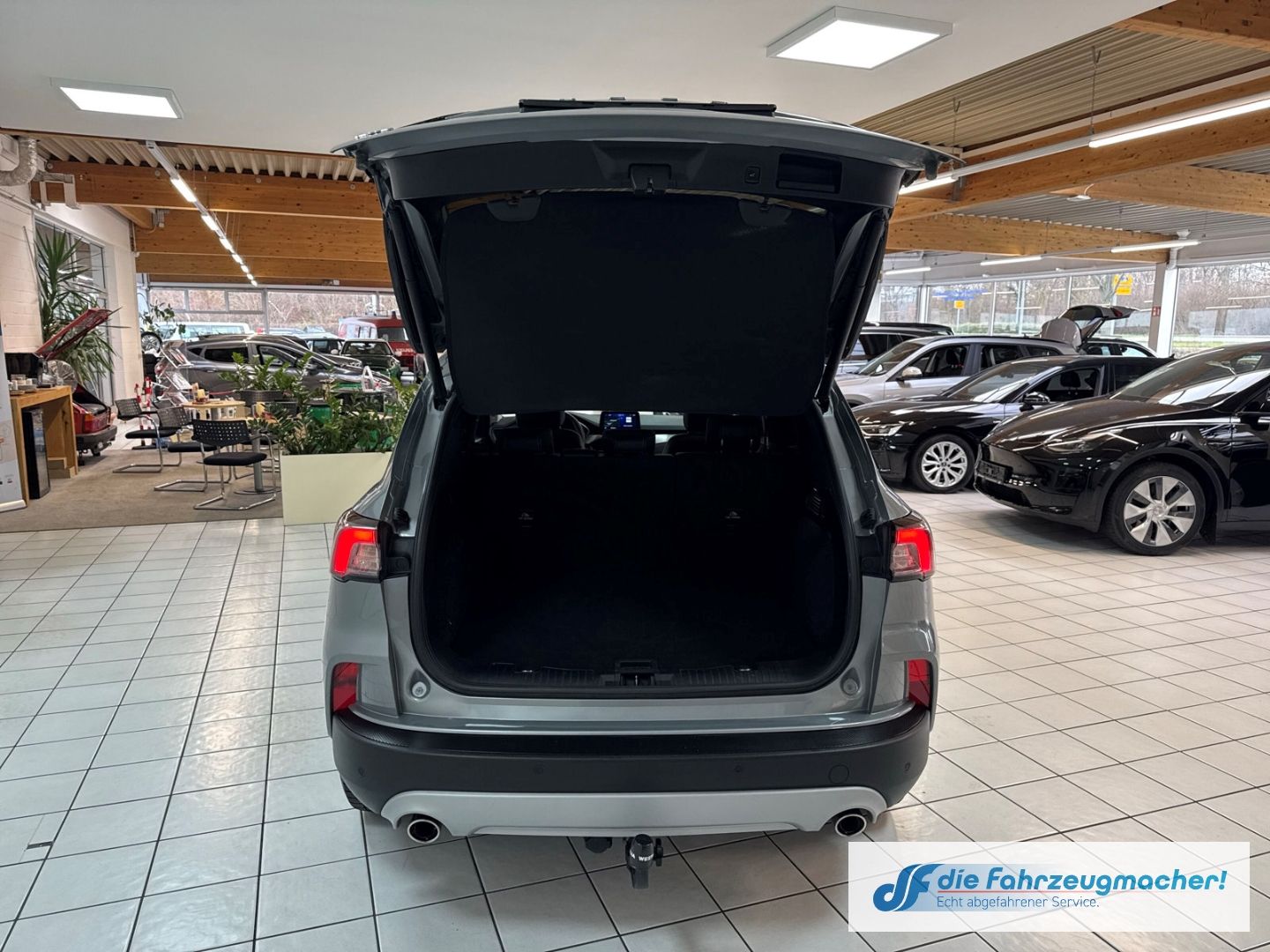 Fahrzeugabbildung Ford Kuga Titanium X HUD Navi Digitales Cockpit Sound