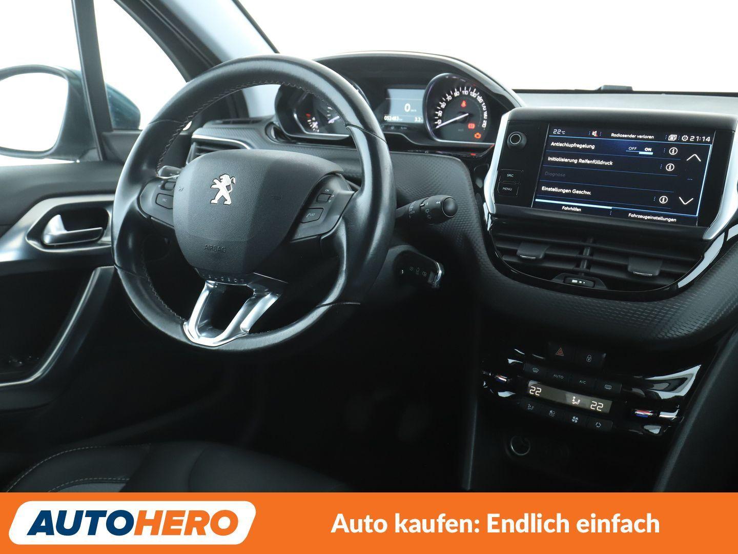 Peugeot 2008 1.2 PureTech Allure*NAVI*TEMPO*CAM*PDC*SHZ*