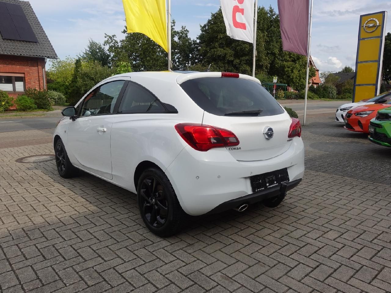 Fahrzeugabbildung Opel Corsa E 1,4 Color Edition