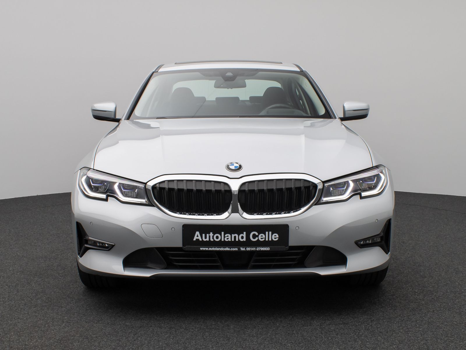 Fahrzeugabbildung BMW 330e  Laser Glasdach HUD H/K Stop&Go AHK Komfort