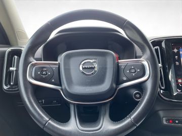 Volvo XC40 D3 Momentum Pro Kam.+KeyLess+LED+Navi+SHZ