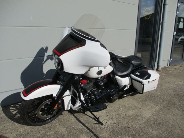 Harley-Davidson Street Glide CVO 117,deutsches Modell,1.Hd,Unffr