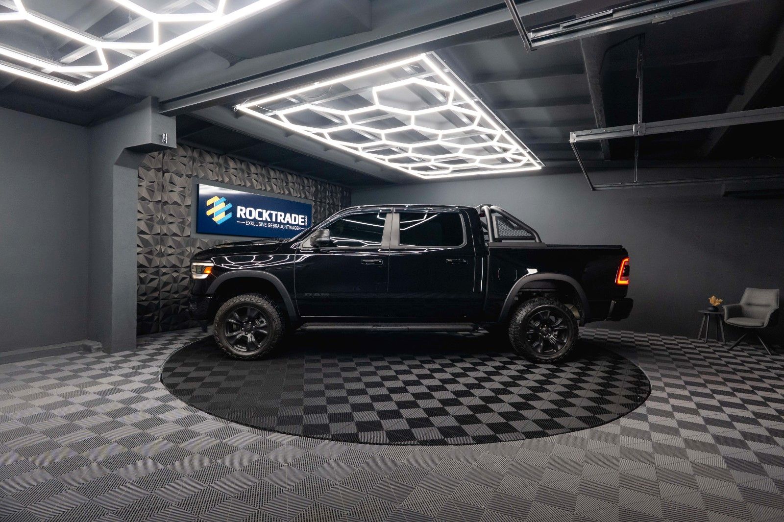 Fahrzeugabbildung Dodge RAM 5.7 V8 HEMI 4x4 Built to Serve AXLE LOCK 19%