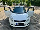 Suzuki Swift 1.3 Club - Suzuki Swift Gebrauchtwagen in Stuttgart