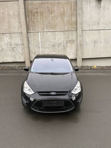 Ford S-Max Titanium, mit TÜV