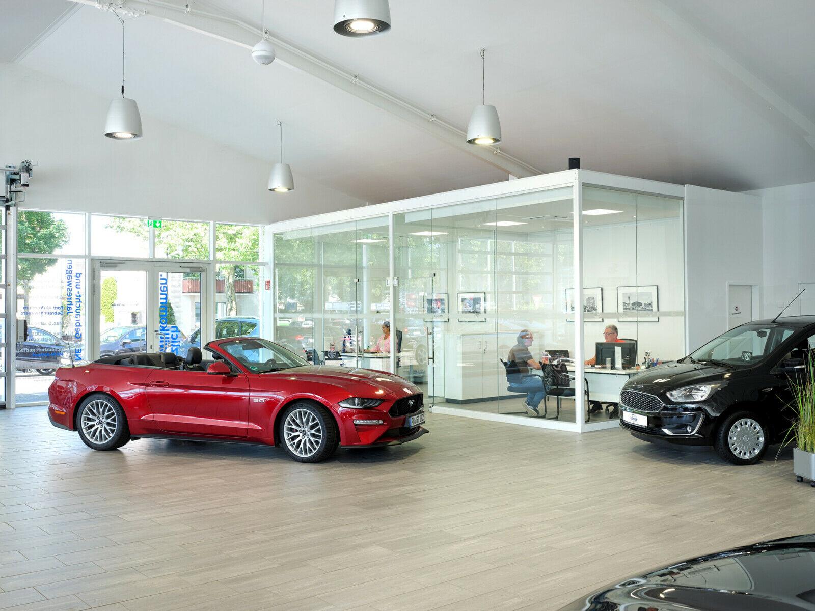 showroom-image-top
