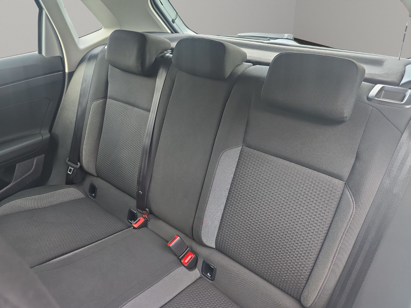Fahrzeugabbildung Volkswagen Polo VI OPF Life LED PDC App-Connect NEUES MODEL