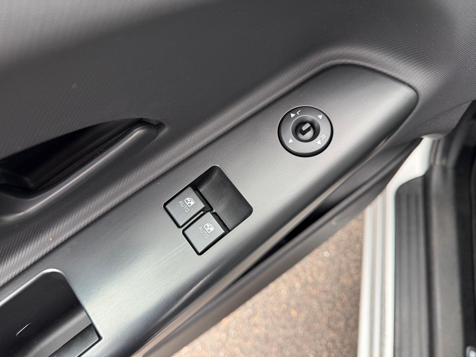 Kia cee'd 2013 — photo 16