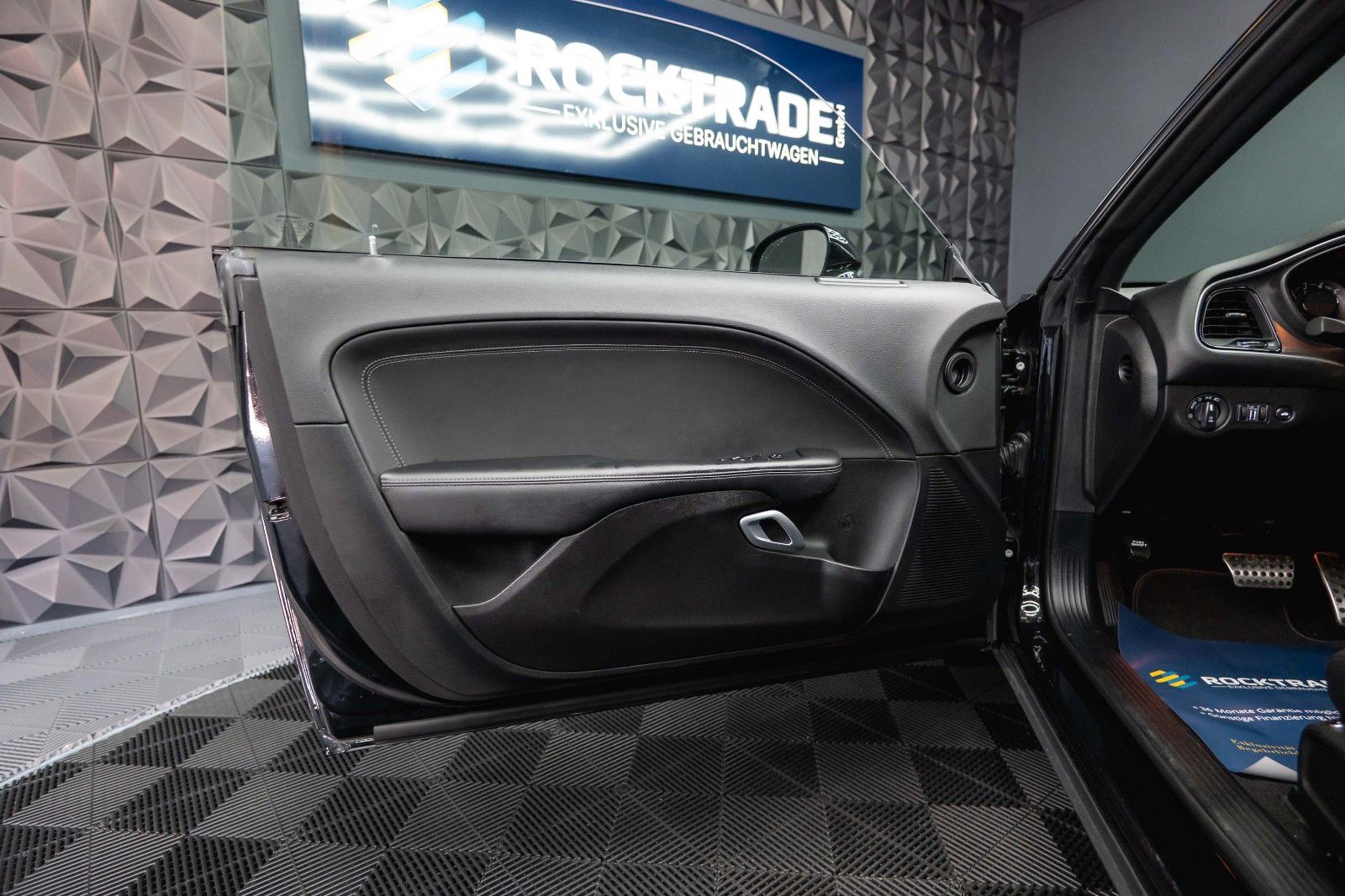 Fahrzeugabbildung Dodge Challenger 5.7 V8 R/T SRT WIDE BODY *LED*19%*