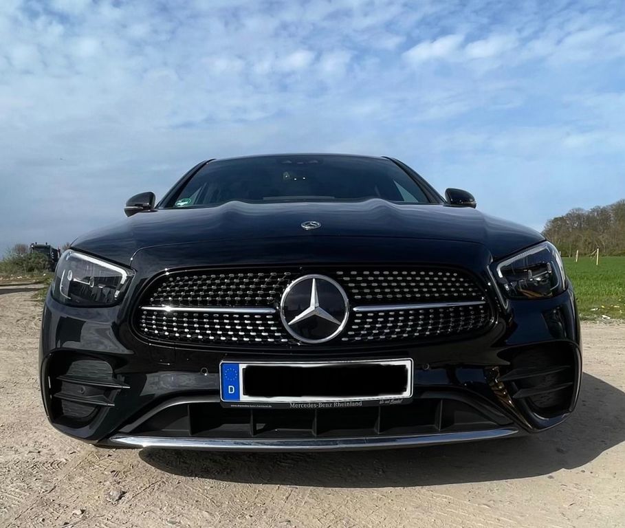 Image of Mercedes-Benz E 300