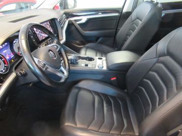 Volkswagen Touareg - 4