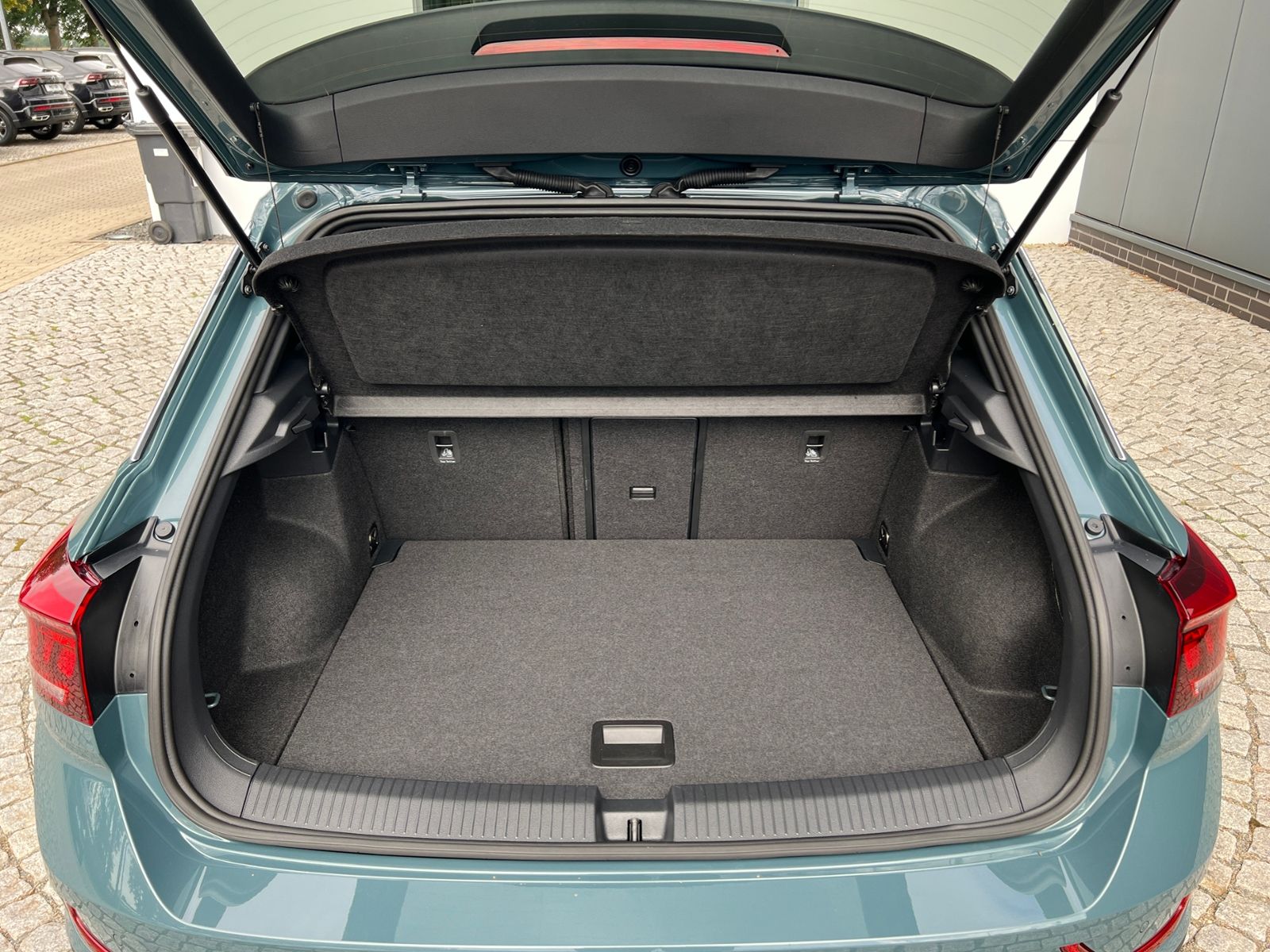 Fahrzeugabbildung Volkswagen T-Roc GOAL 1.5 TSI DSG *AHK, LED, "Plus"-Paket,
