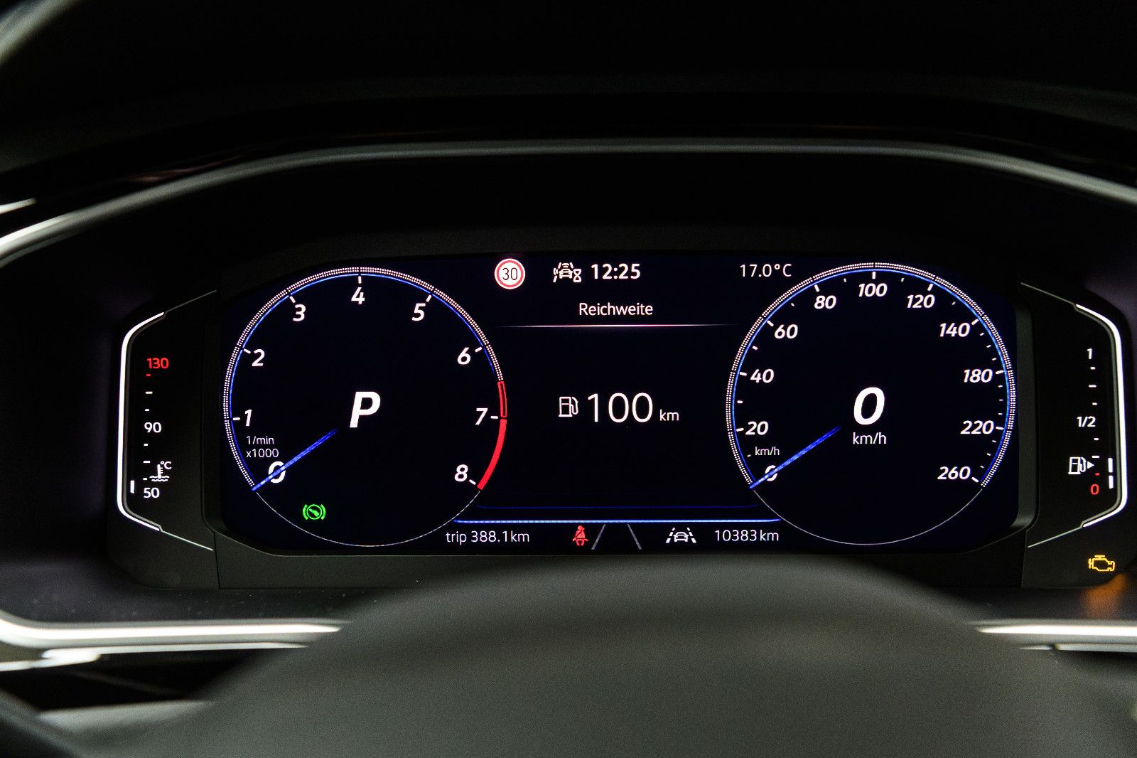 Fahrzeugabbildung Volkswagen T-Roc R-Line 1.5 TSI DSG LED+KAMERA+KEYLESS