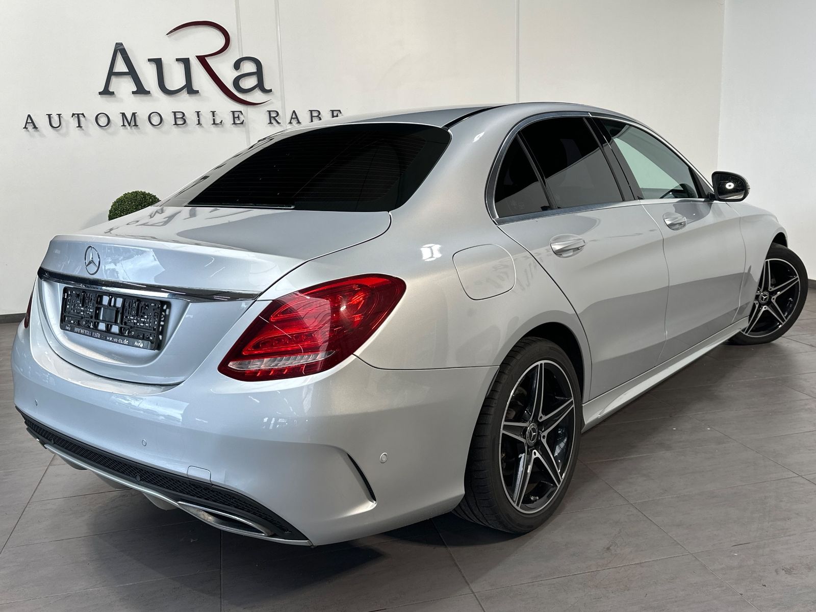 Fahrzeugabbildung Mercedes-Benz C 220 d Limousine AMG-Line NAV+LED+ACC+18ZOLL
