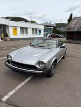 Fiat 124 Spider CS0 HU06/28 - graue Fiat 124 Spider