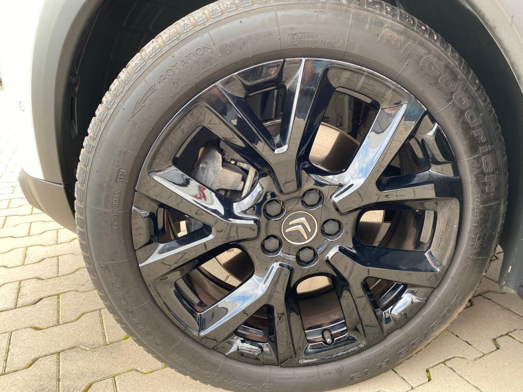 Fahrzeugabbildung Citroën C5 Aircross Hybrid 225 Automatik SHINE PACK