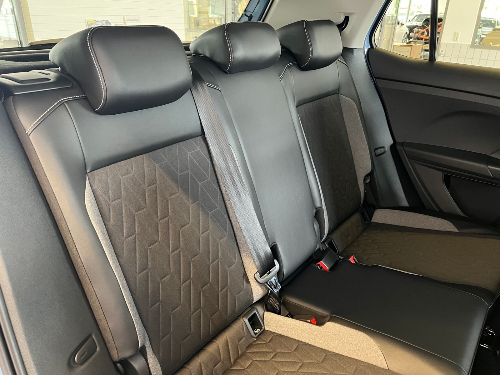 Fahrzeugabbildung Volkswagen T-Cross GOAL 1.0 TSI DSG *AHK, LED, App-Connect,