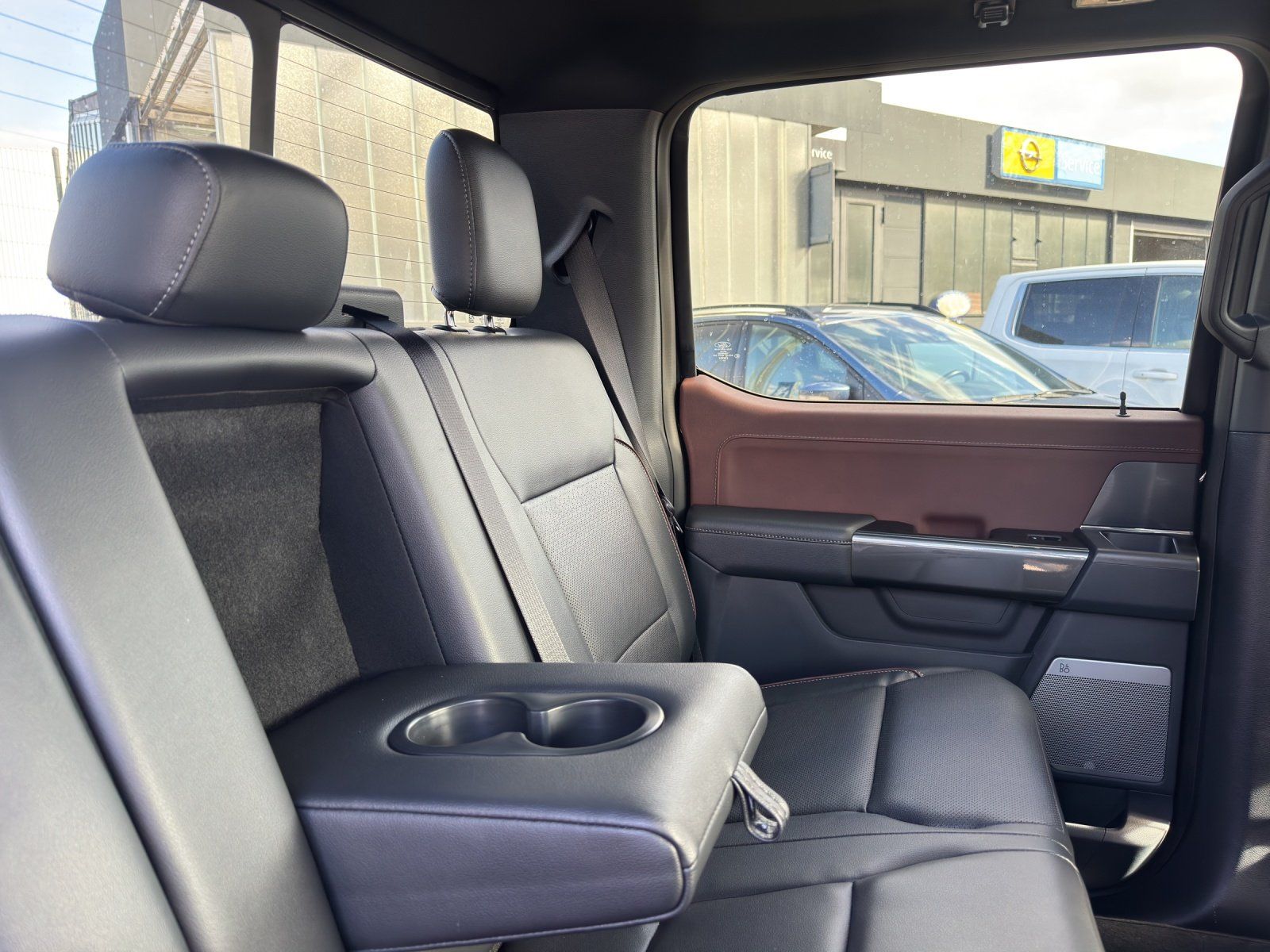 Fahrzeugabbildung Ford F-150 Lariat BLACK 4x4 NAVI/AHK/360°/PANORAMA