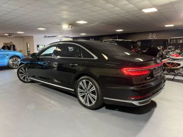 Audi A8 - 5
