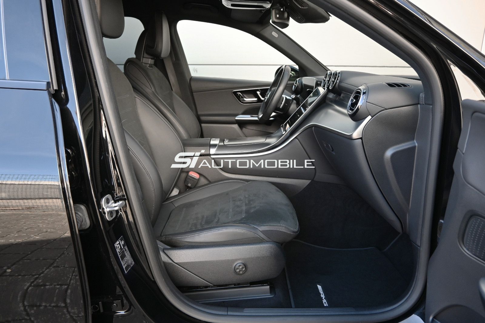 Fahrzeugabbildung Mercedes-Benz GLC 300 e 4M AMG Adv.+°NIGHT°ACC°MEMORY°20"°360°