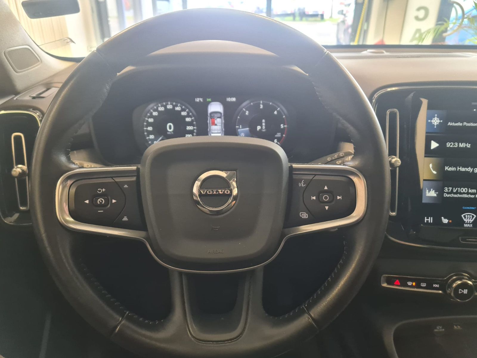 Fahrzeugabbildung Volvo XC40 Momentum AWD/LED/KLIMA/GARANTIE