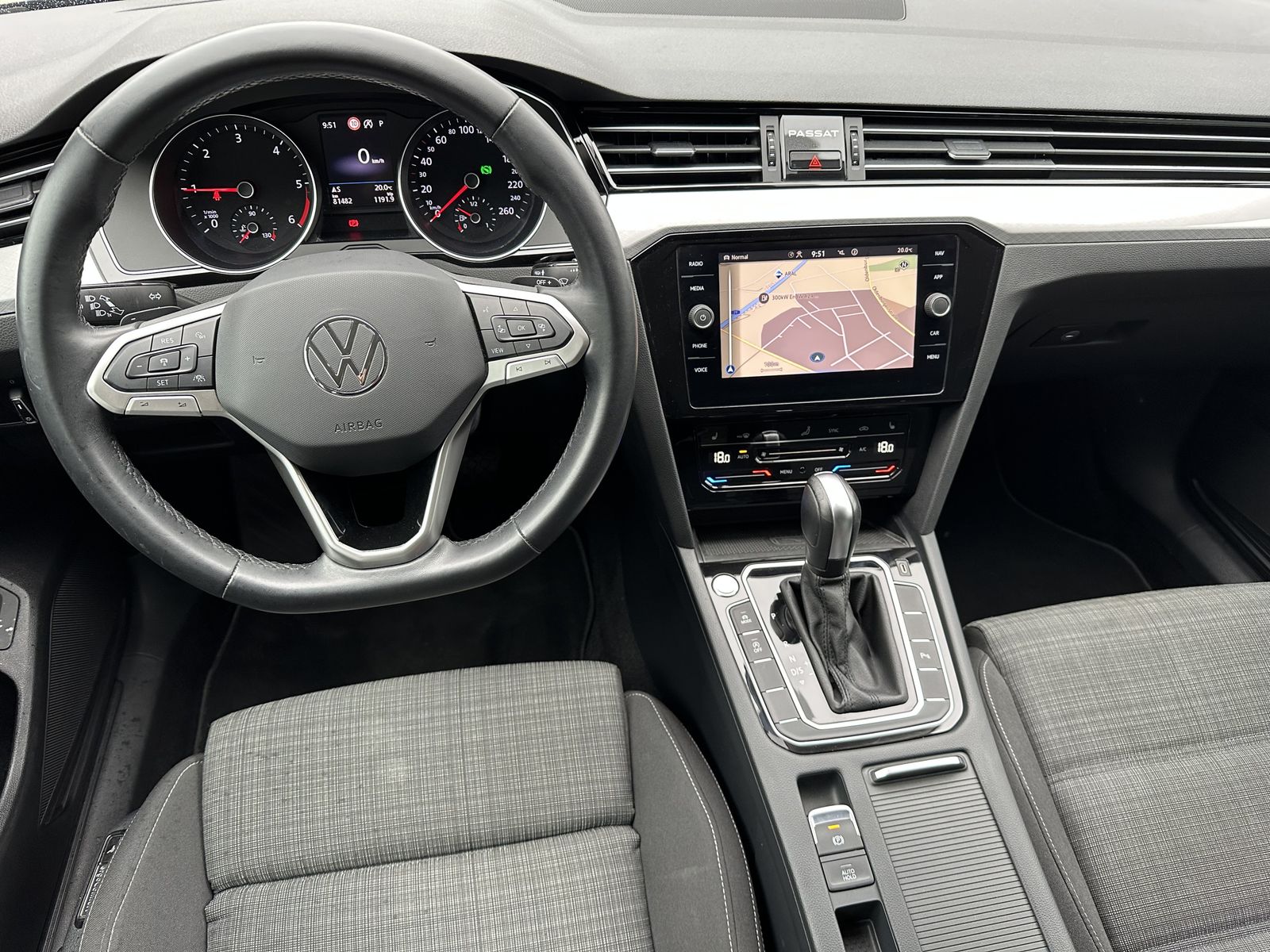 Fahrzeugabbildung Volkswagen Passat Variant 2.0 TDI DSG Business NAV+LED+ACC