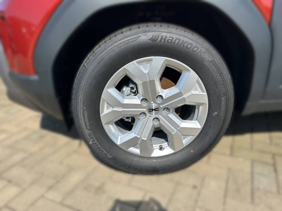 Fahrzeugabbildung Dacia Duster Expression mild hybrid 140