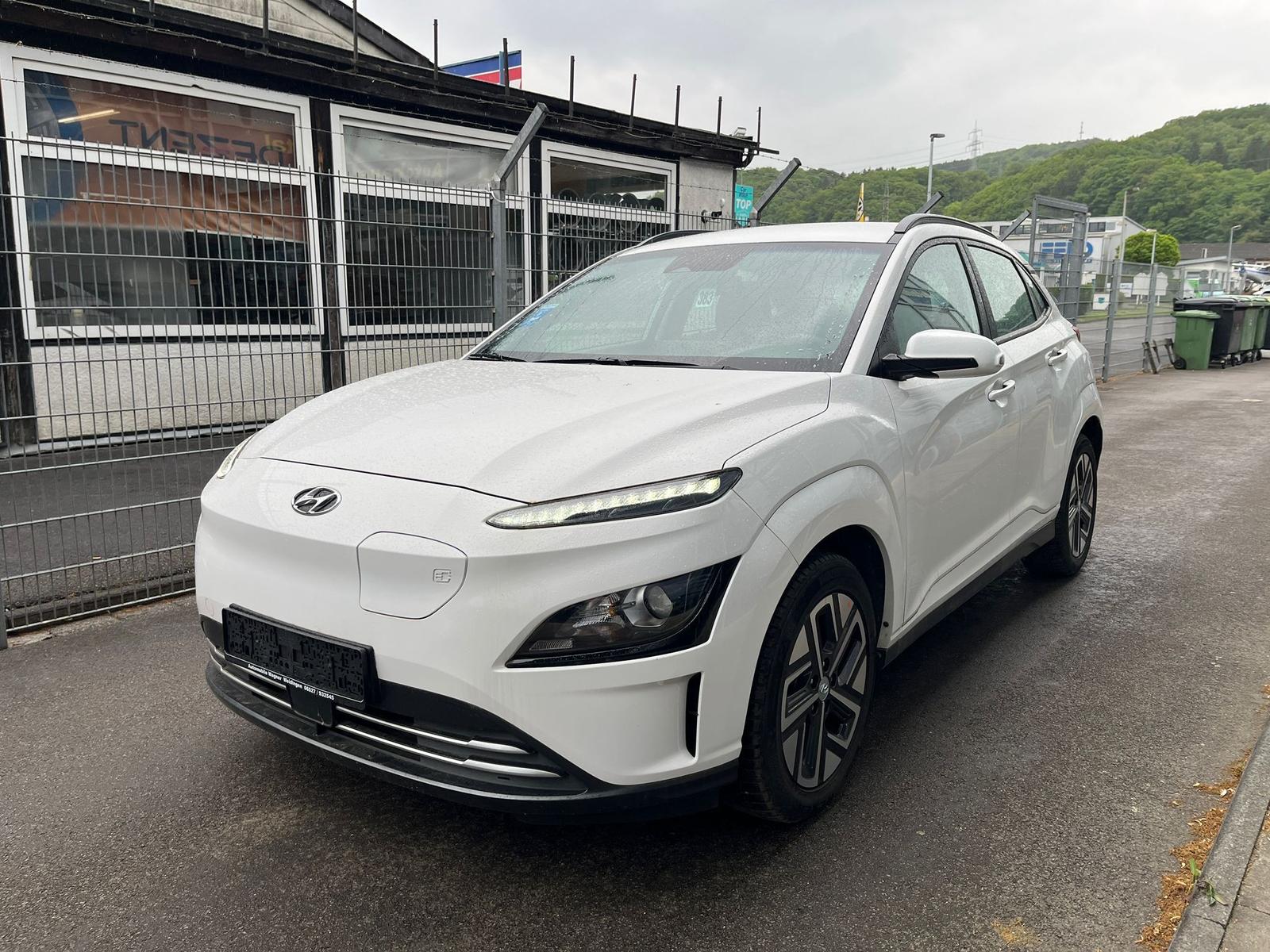 Hyundai Kona Select R.Cam dig.Cockpit SHZ LED ACC DAB