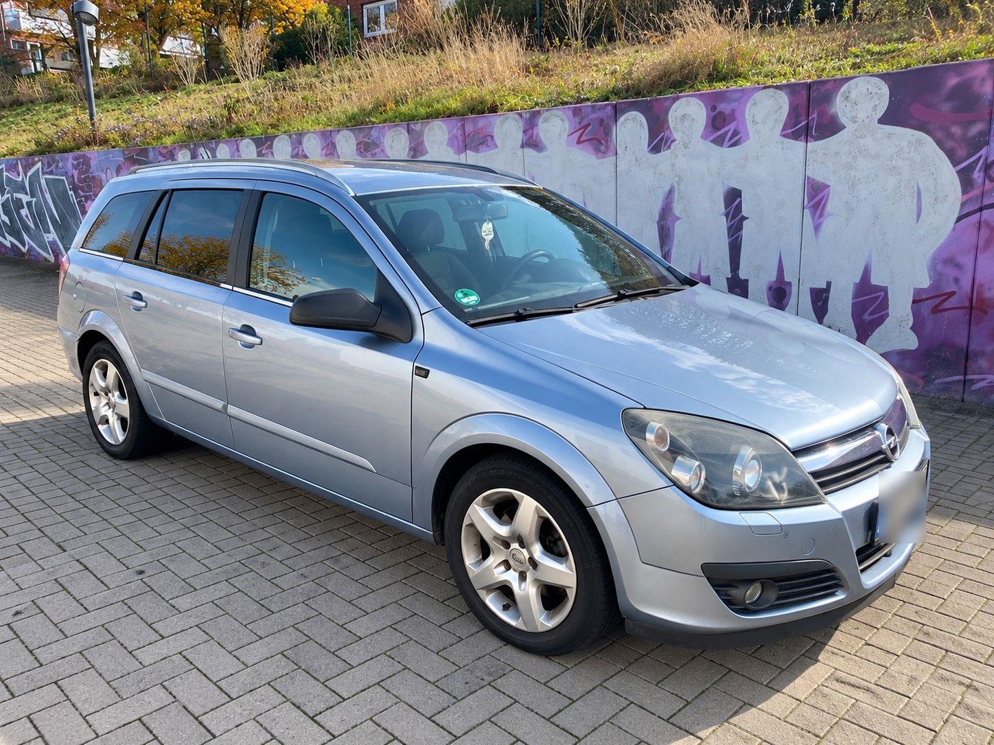 Opel Astra 2006 — interior