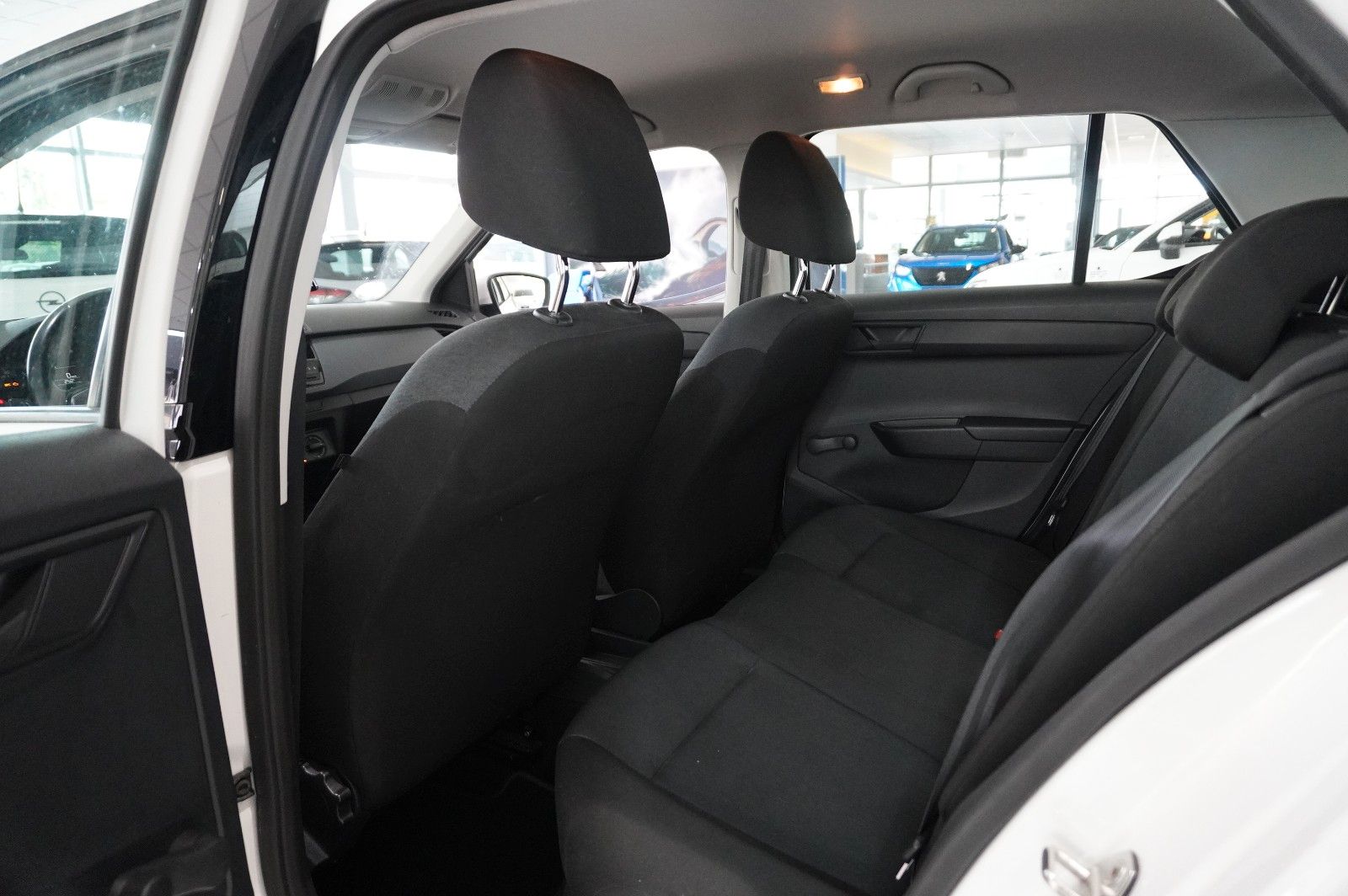 Fahrzeugabbildung SKODA Fabia LIM. 1.0 ACTIVE KLIMA/NEBEL/USB/AHK