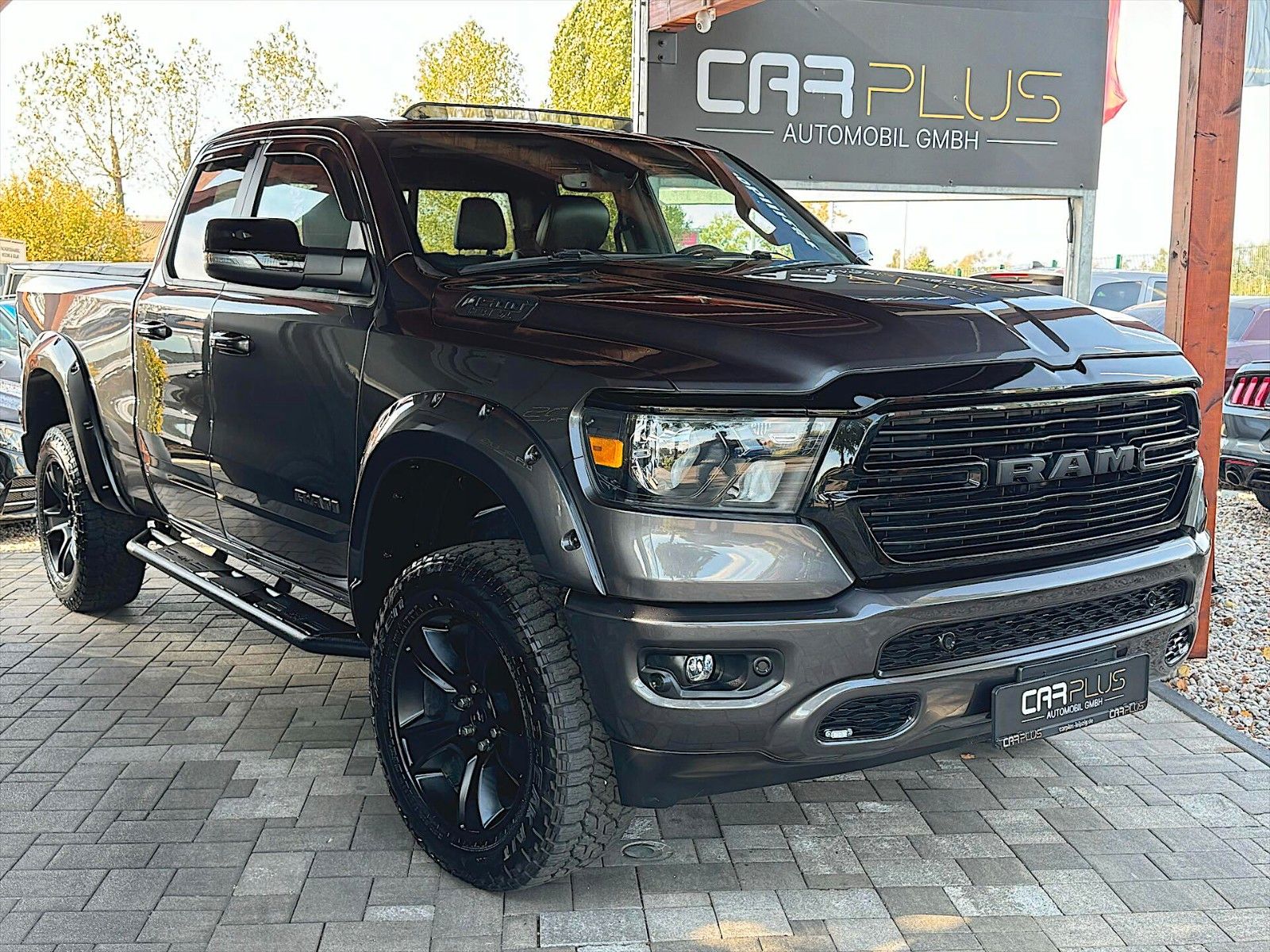 Fahrzeugabbildung Dodge RAM 5.7 V8 HEMI Night Editon Offroad 4x4 LONGBED