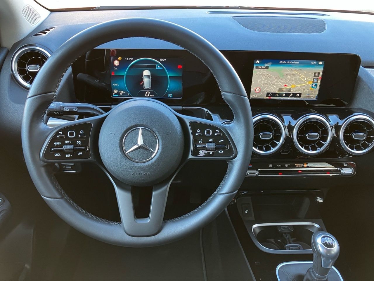 Fahrzeugabbildung Mercedes-Benz B 180 LED+NAVI+SHZ+CARPLAY+PARKASSIST.+VERKZ.ASS