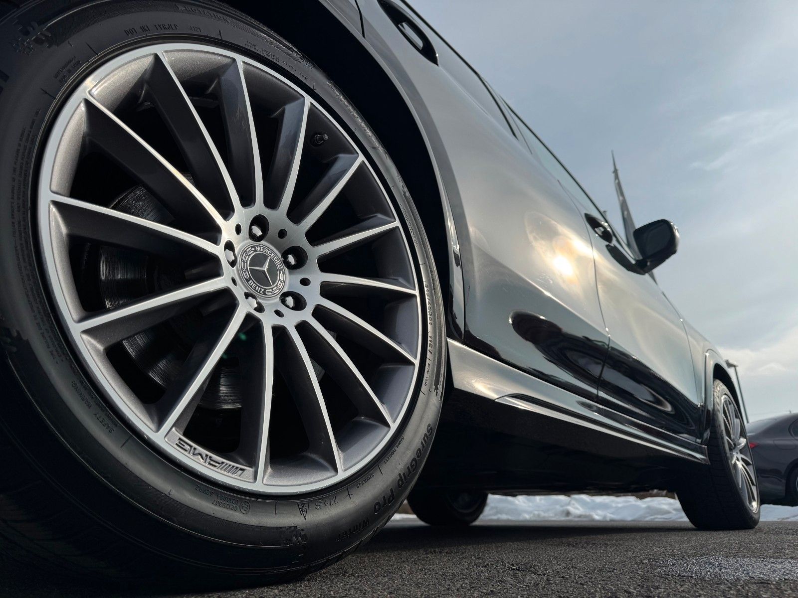 Fahrzeugabbildung Mercedes-Benz GLE 400d 4M+AMG+Pano+AIrM+Burm+360