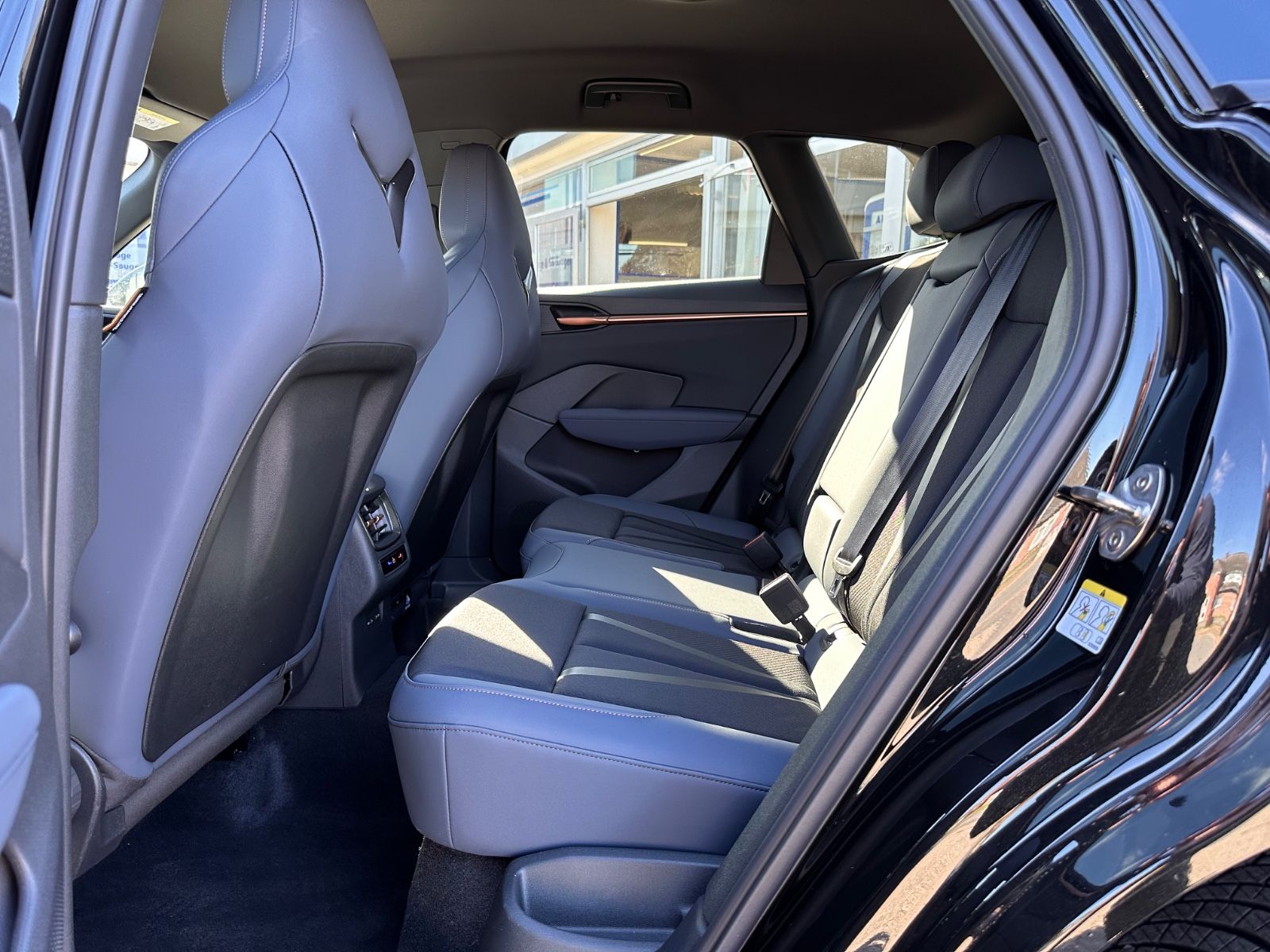 Fahrzeugabbildung CUPRA Terramar 1.5 eTSI DSG AHK/Navi/ACC/LED/SHZG/GJR