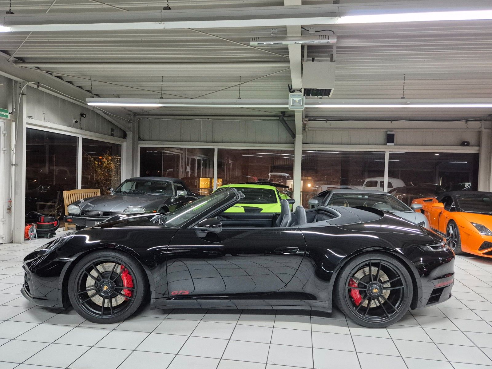 Fahrzeugabbildung Porsche 992 Carrera GTS/Approved 2027/Bose/1A Zustand