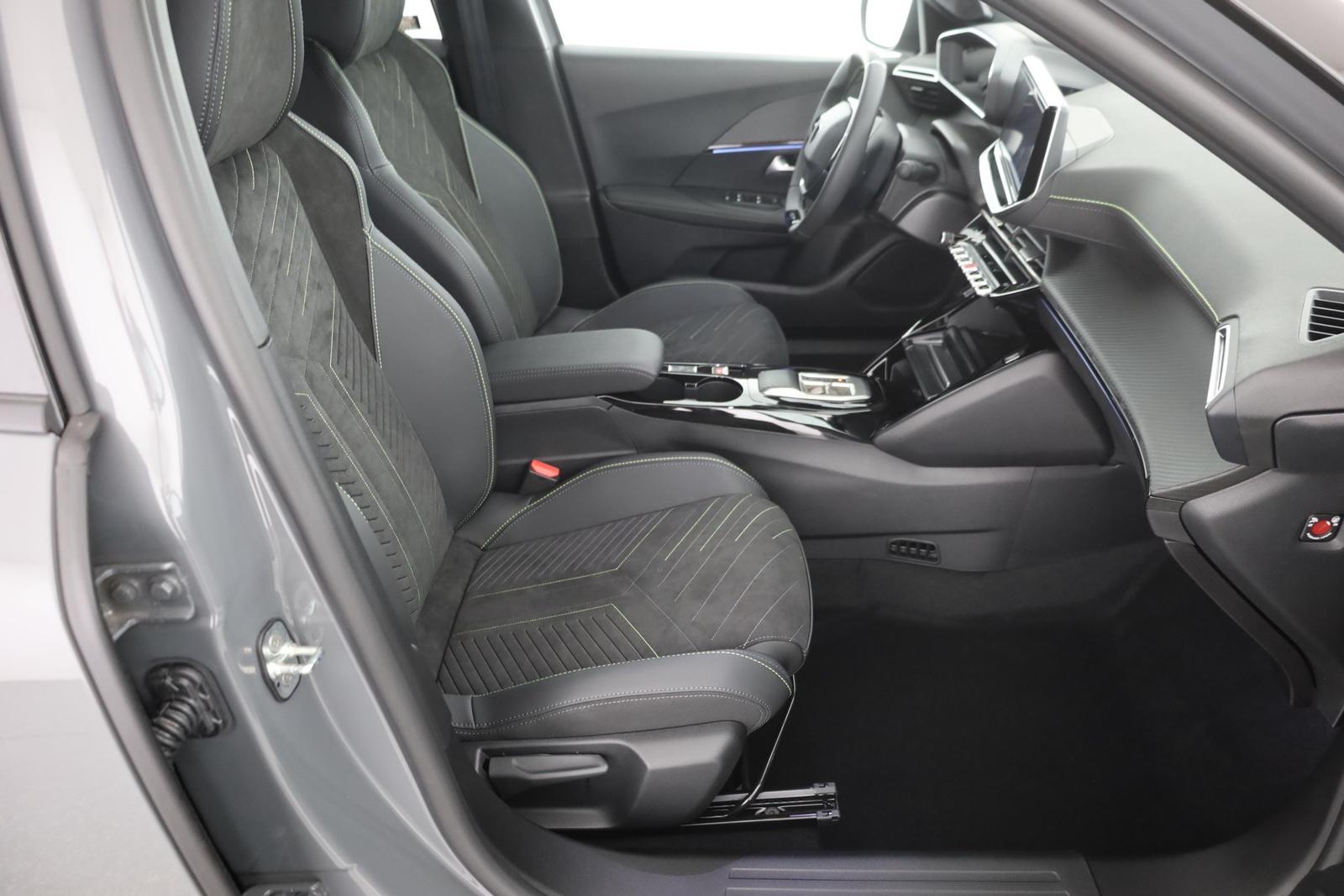 Peugeot 2008 GT 1.2 Hybrid 145 Aut. LED ACC Navi