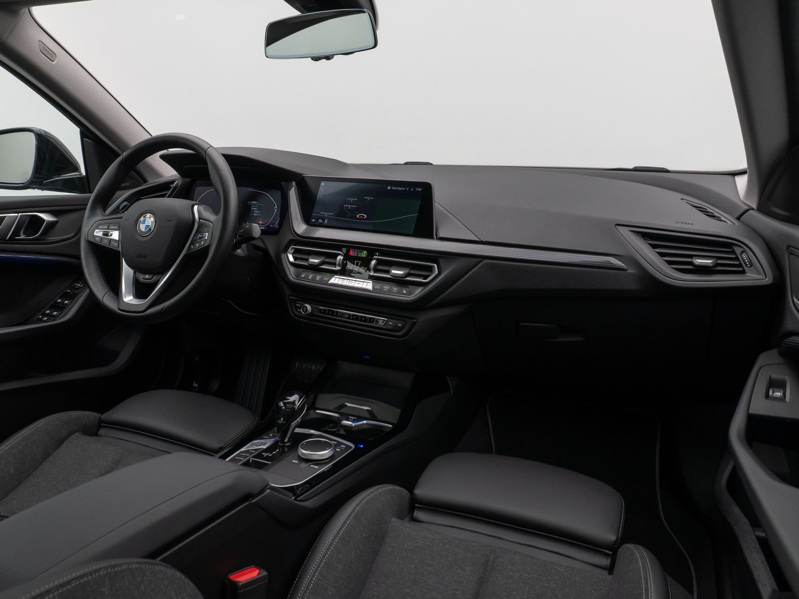 Fahrzeugabbildung BMW 220i Gran Coupé xD Sport Line HUD DAB Panorama