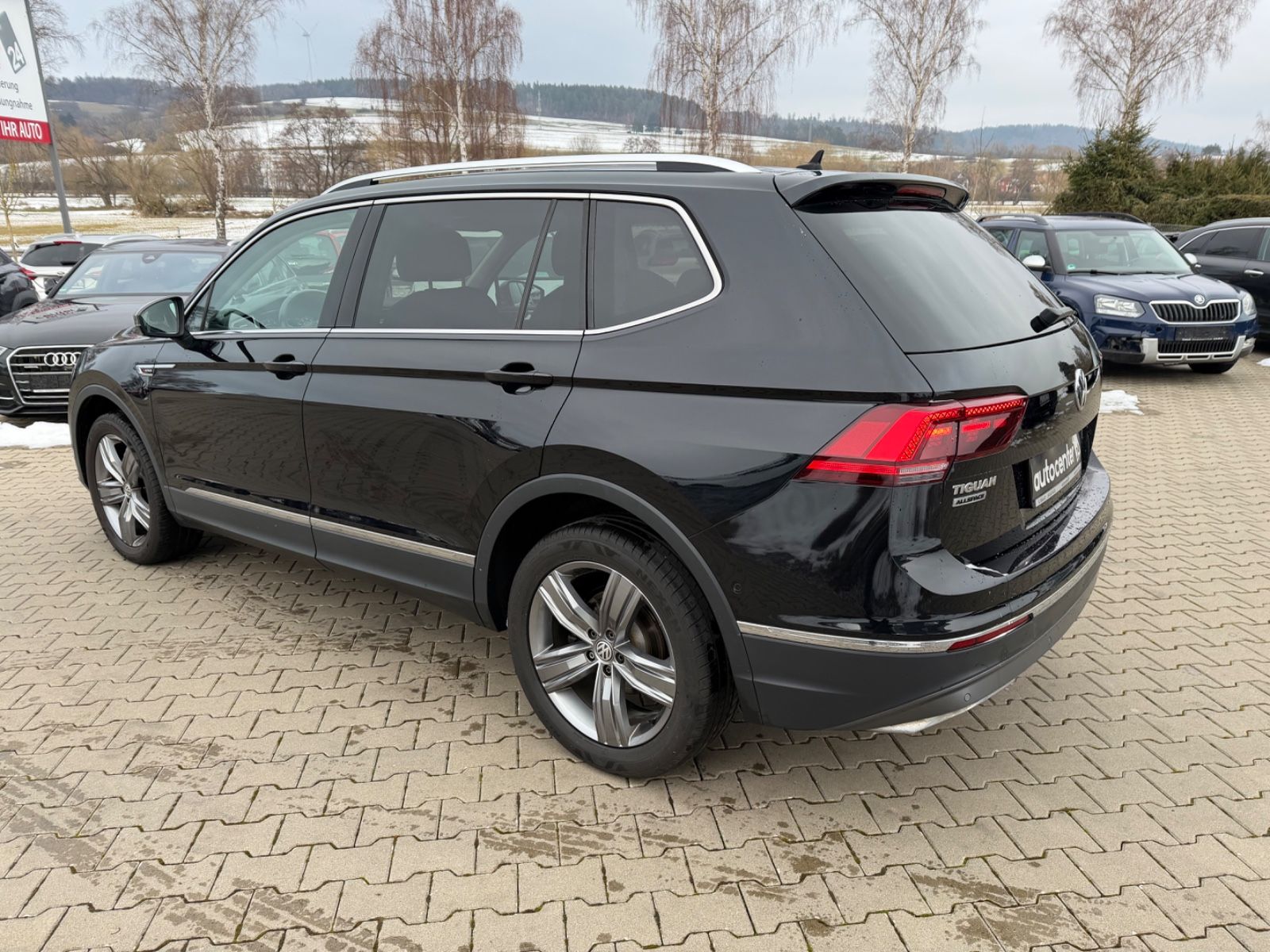 Fahrzeugabbildung Volkswagen Tiguan Allspace 4Motion°7 Sitzer°DSG°AHK°LED°