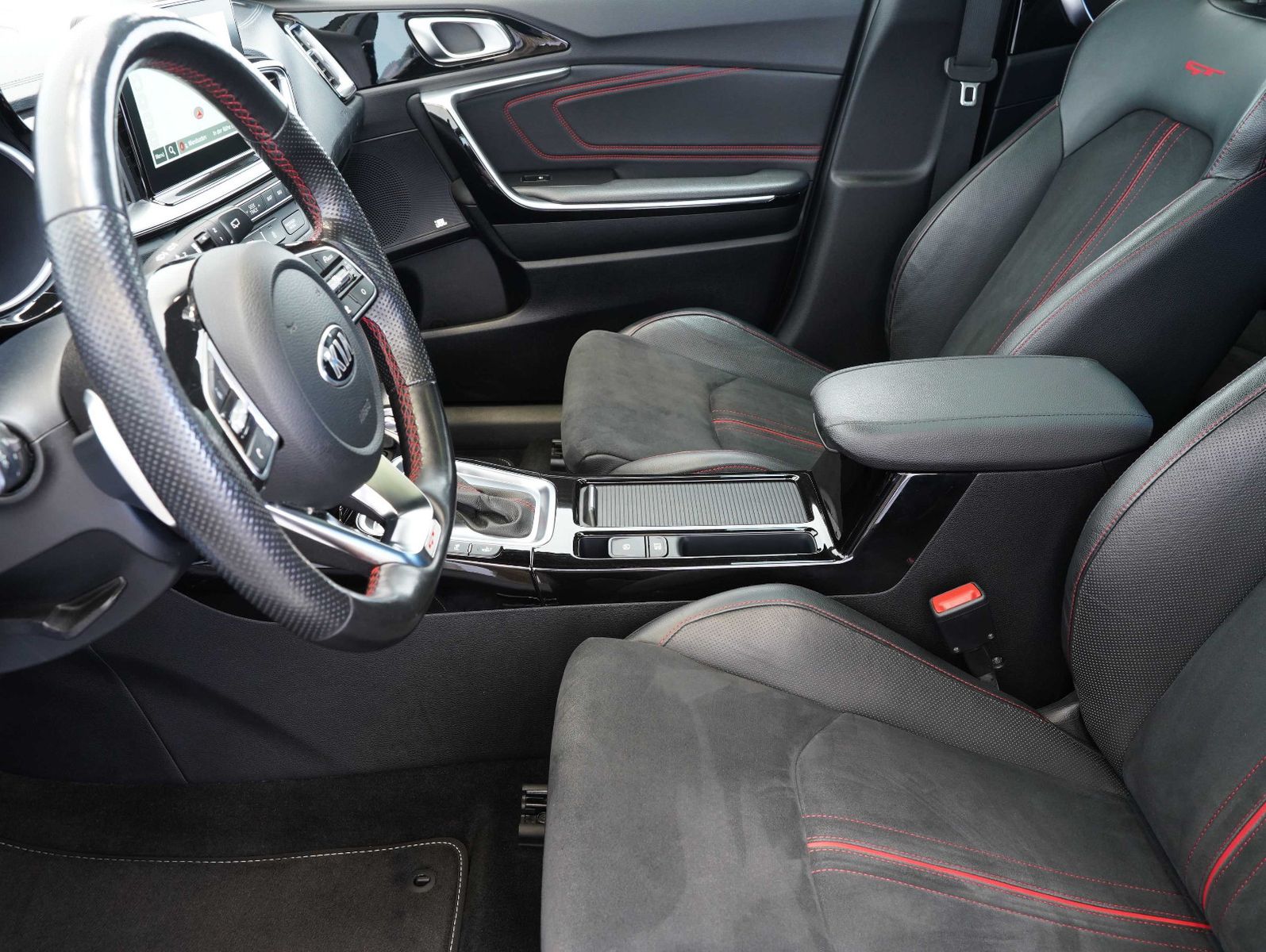Fahrzeugabbildung Kia cee'd / Ceed 1.6T-GDI GT LED/NAVI/ACC/PANO