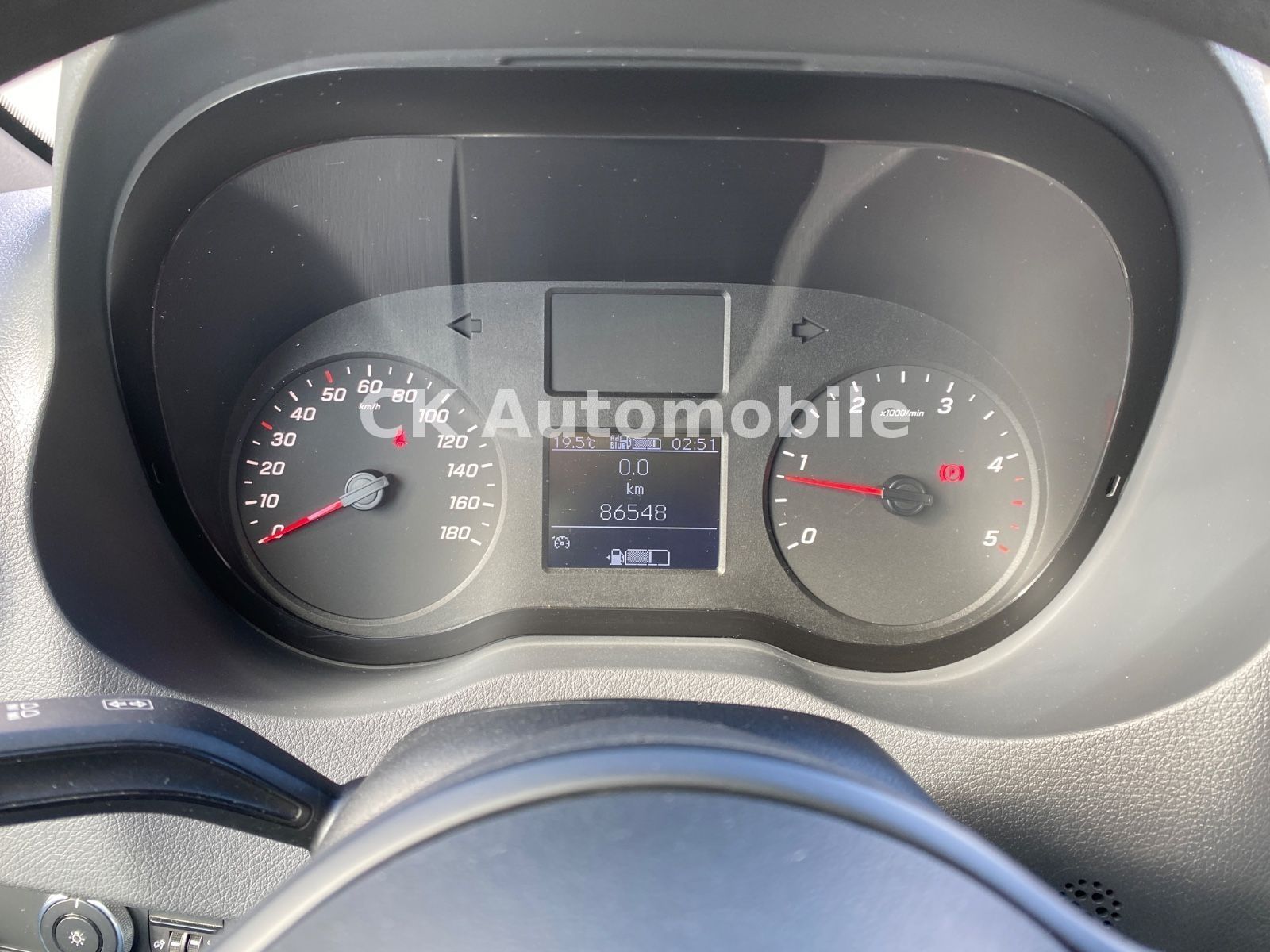 Fahrzeugabbildung Mercedes-Benz Sprinter III Tourer 214 RWD L2 /9 Sitze/Klima