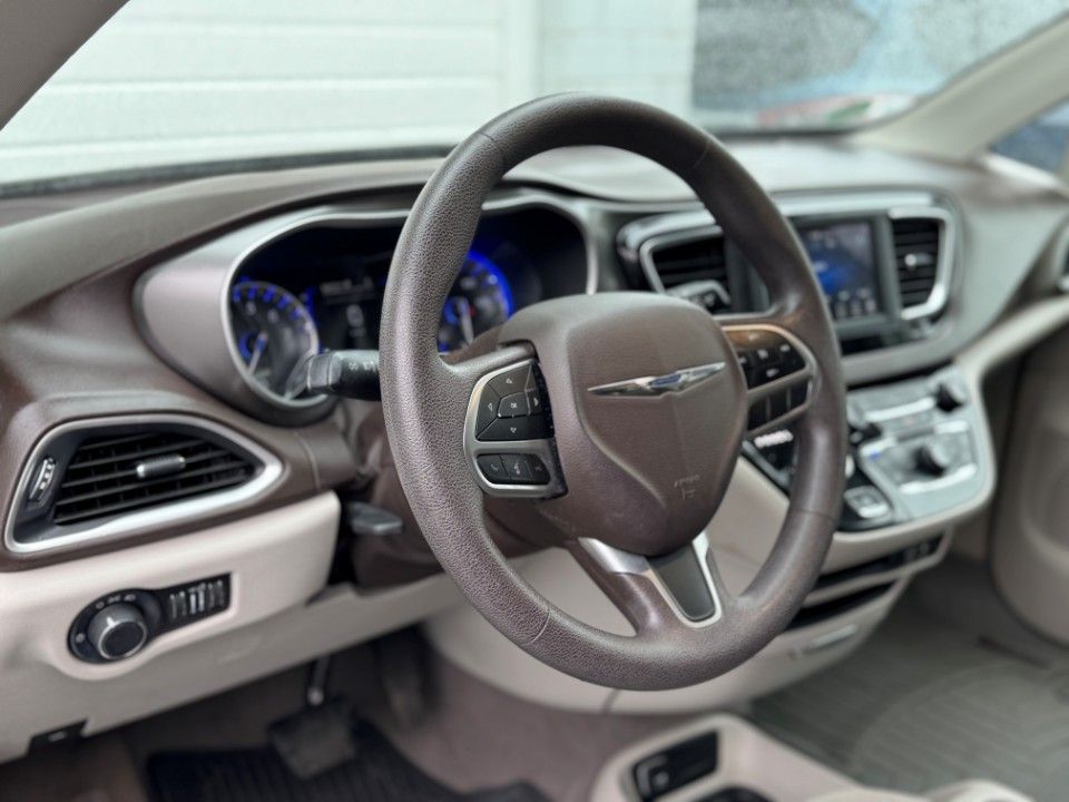 Fahrzeugabbildung Chrysler Pacifica 3.6 LX Kamera PDC unfallfrei erste Hand