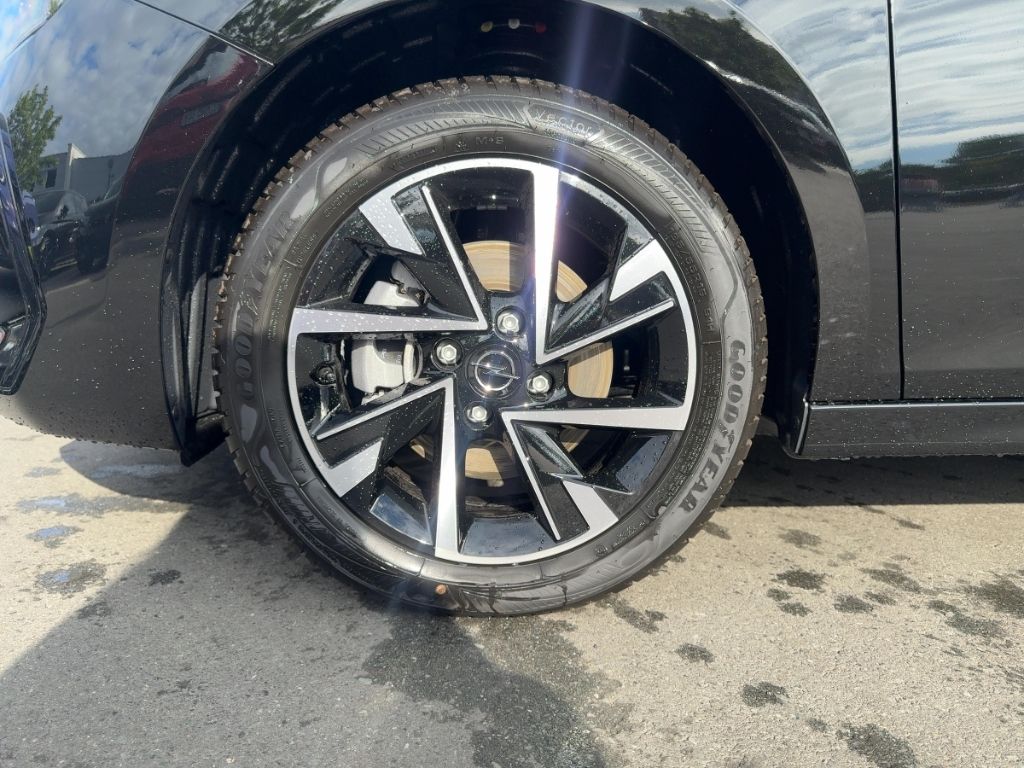 Fahrzeugabbildung Opel Corsa GS ALLWETTER  WINTERPAKET