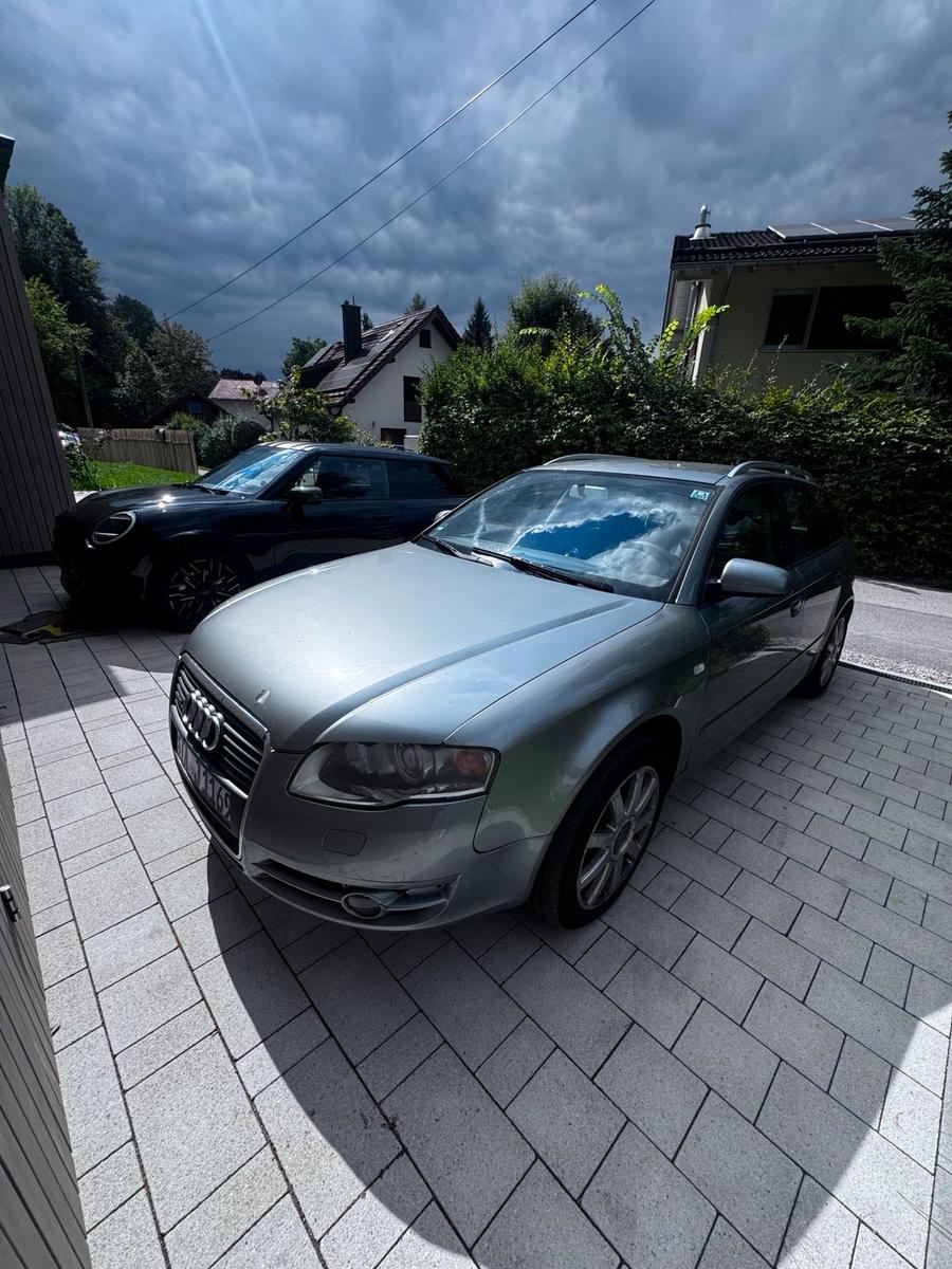 Audi A4 2005 — interior