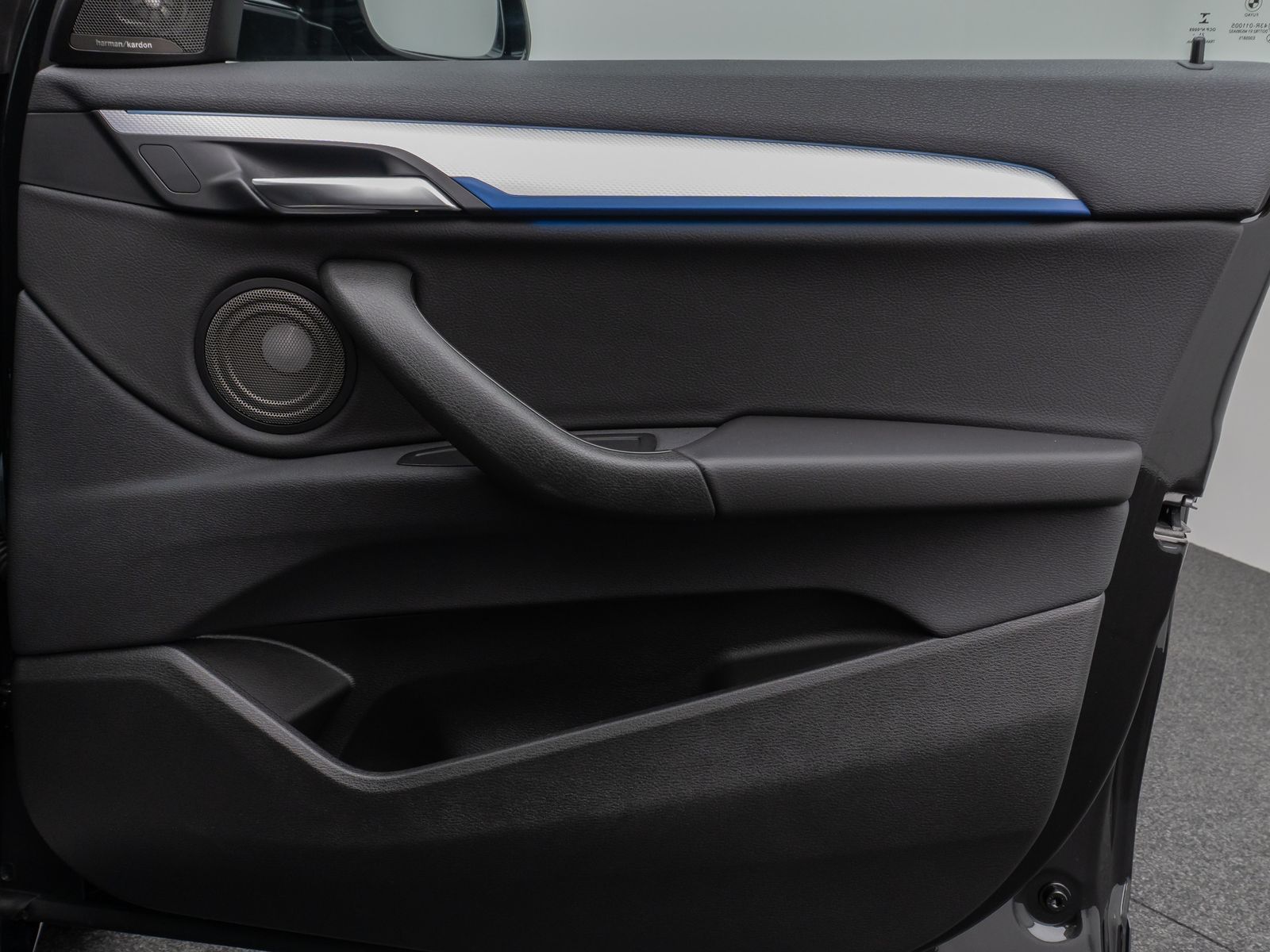 Fahrzeugabbildung BMW X2 xD25e M Sport HUD DAB Kamera Alarm Panorama