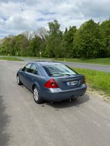Ford Mondeo 1.8  Ghia - Ford Mondeo aus 2002: Ghia