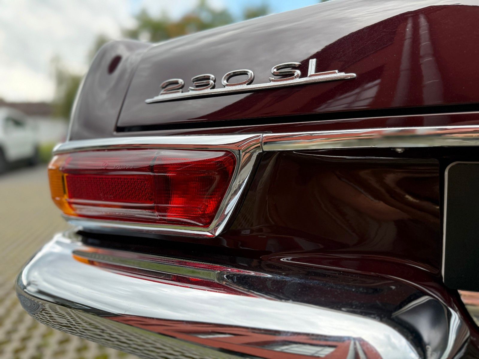 Fahrzeugabbildung Mercedes-Benz 230 SL