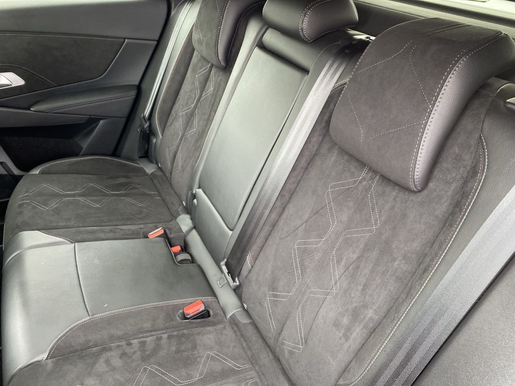 Fahrzeugabbildung DS Automobiles DS7 BlueHDI 130 Aut. PERFORMANCE LINE + *AZV*