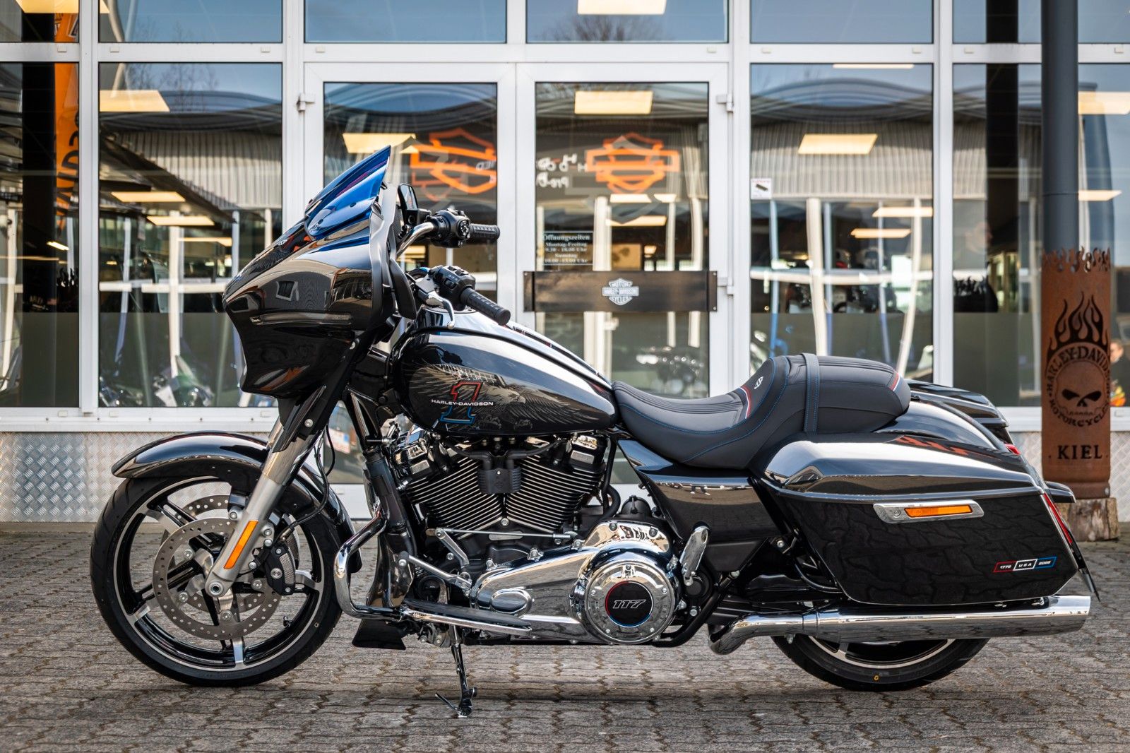 Fahrzeugabbildung Harley-Davidson Street Glide FLHX MY26 117 CUI